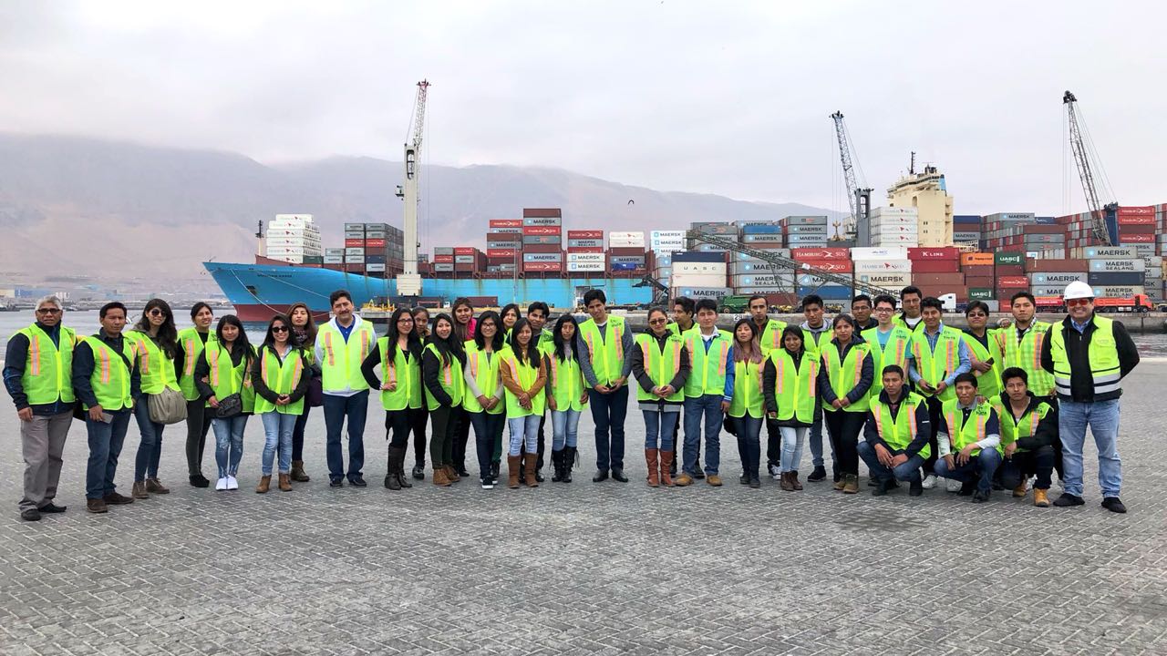 Puerto de Iquique recibió visita de alumnos de ingeniería industrial de UMSA Bolivia