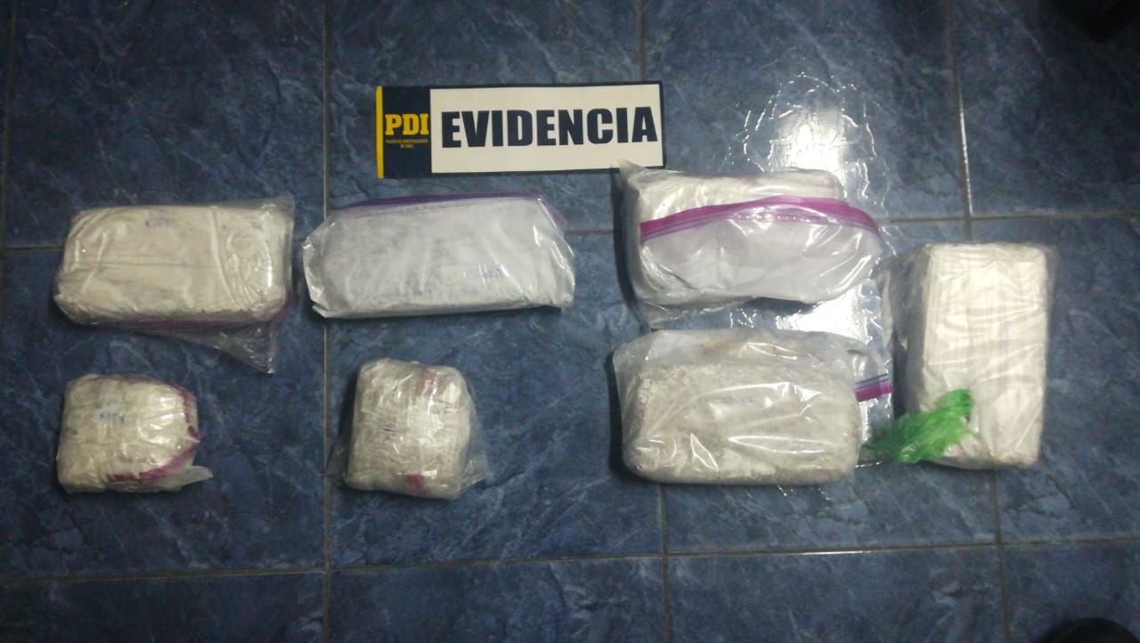 Fiscalía y PDI desarticulan banda de tres hermanas que enviaban droga vía aérea
