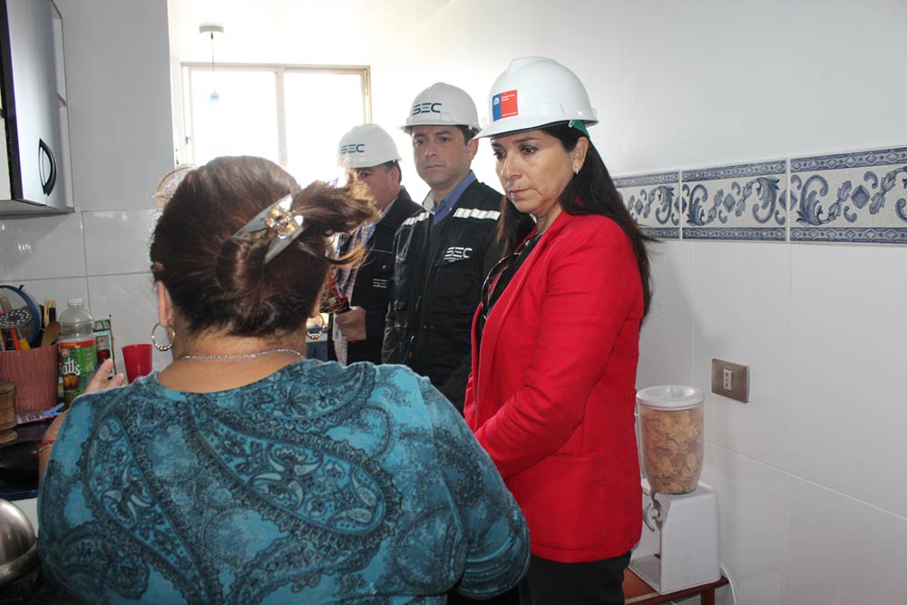 Energía y SEC incentivan a vecinos de Iquique a utilizar aplicación Sello Verde OK