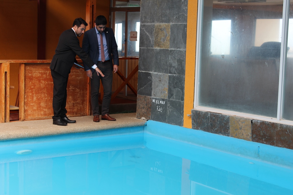 Fiscal y Brigada de Homicidios realizan  inspección en piscina donde falleció menor