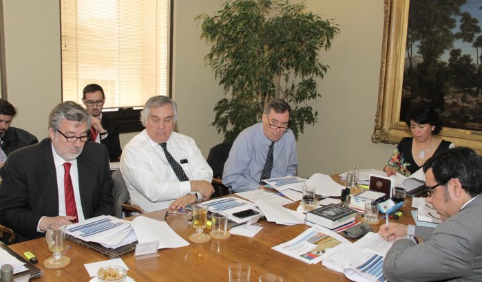 Comisión de Minería revisará posibles efectos en las cuentas de electricidad antes de votar la norma