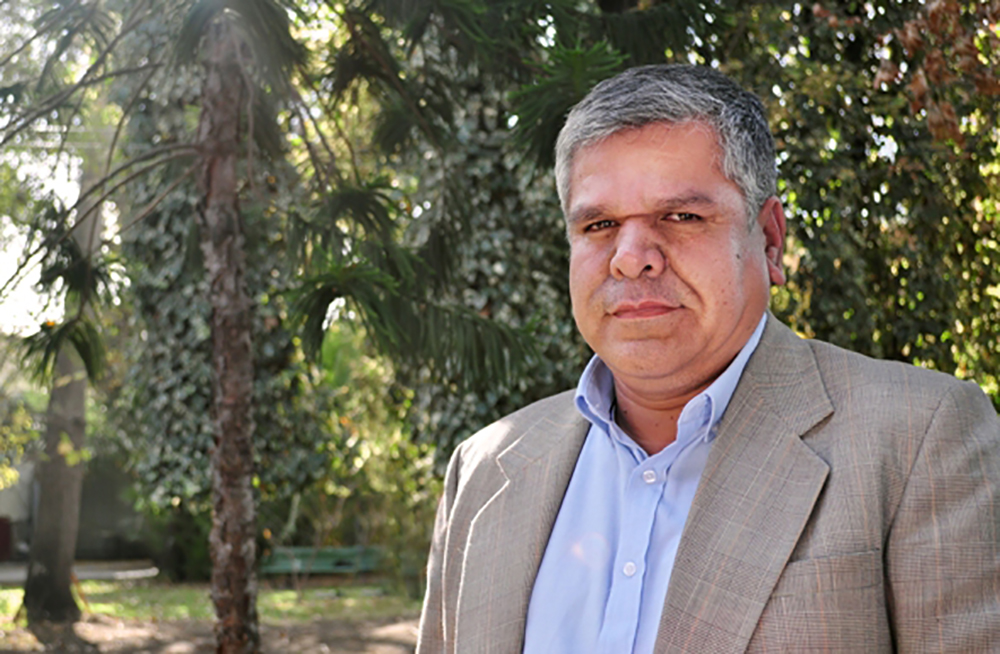 Experto aconseja no replicar política francesa de prohibir celulares en los colegios