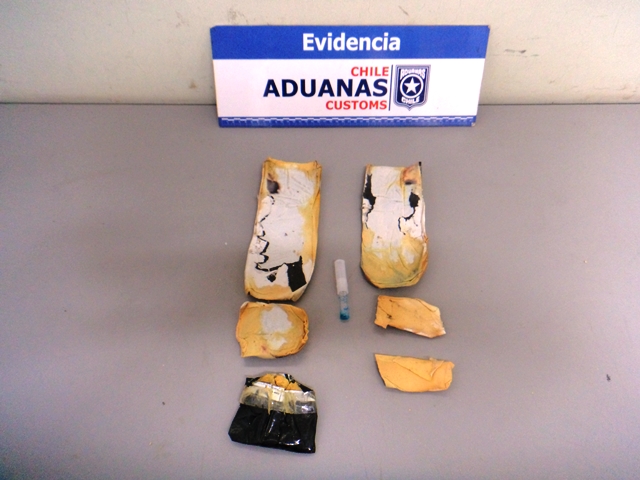 Aduanas detecta a 6 viajeros con droga oculta entre sus cuerpos