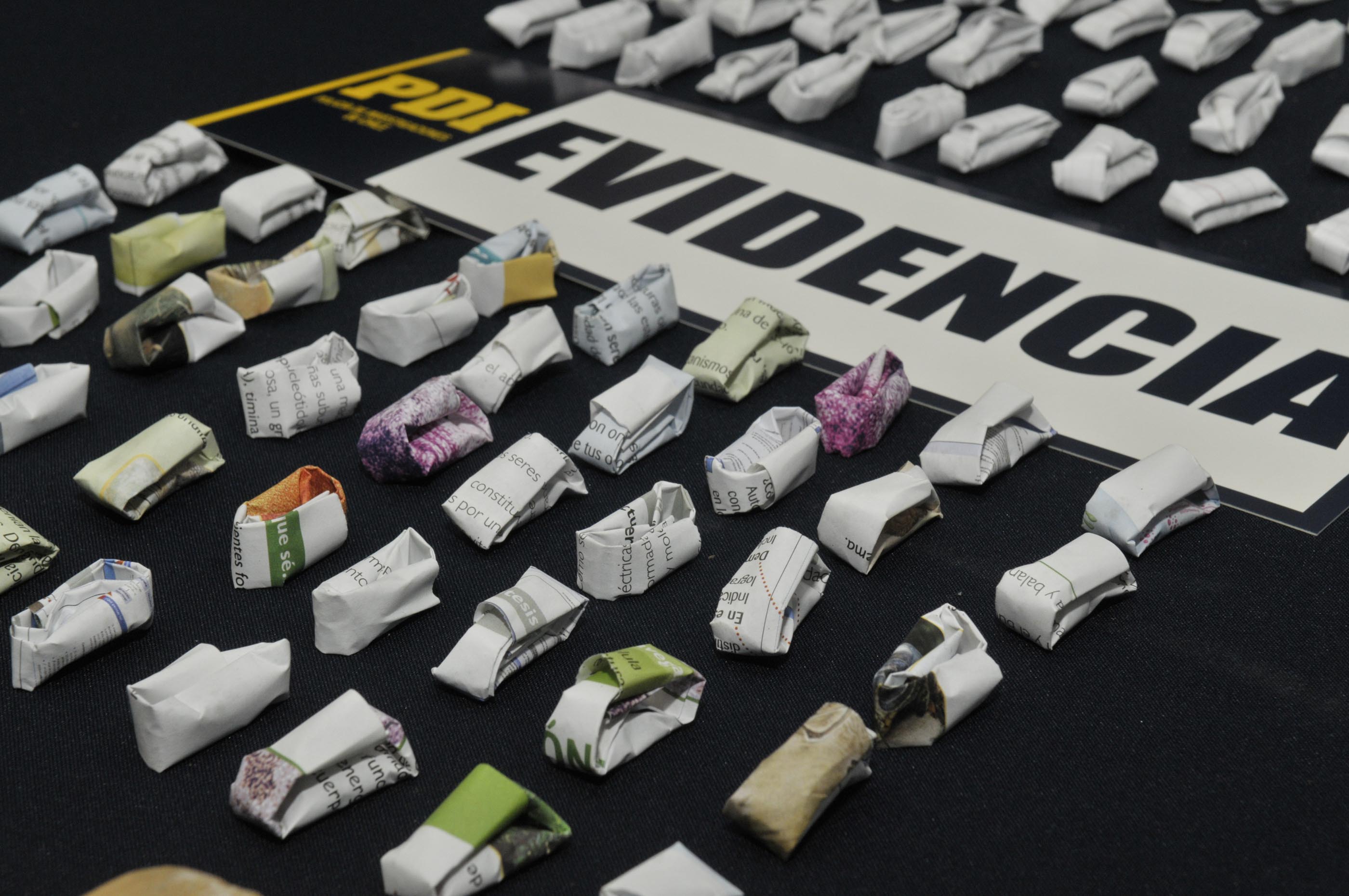 Capturan a 8 involucrados en microtráfico y hallan 20 millones de pesos en su poder