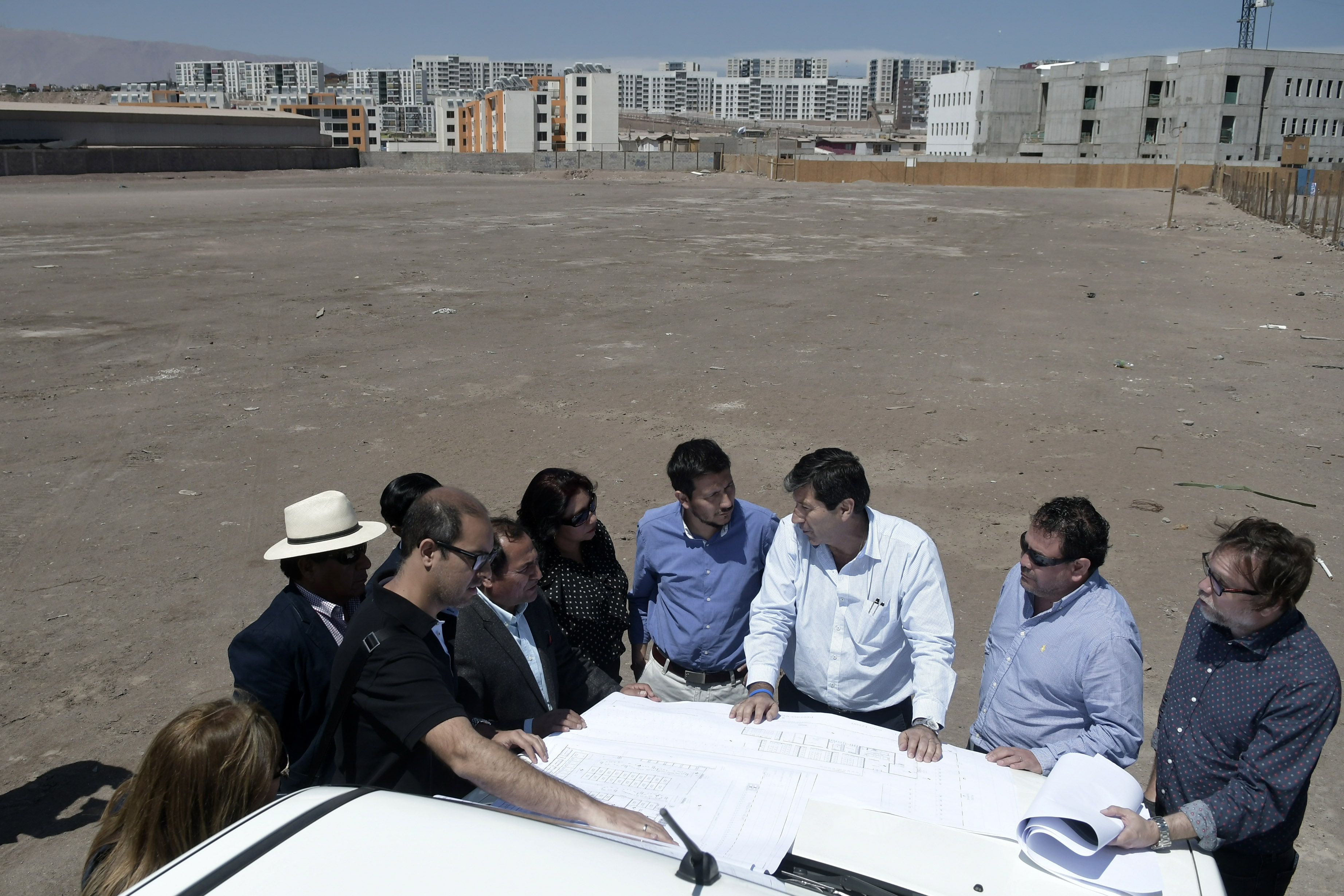 Alcalde Ferreira visitó terrenos donde se construirá el Mall de Alto Hospicio
