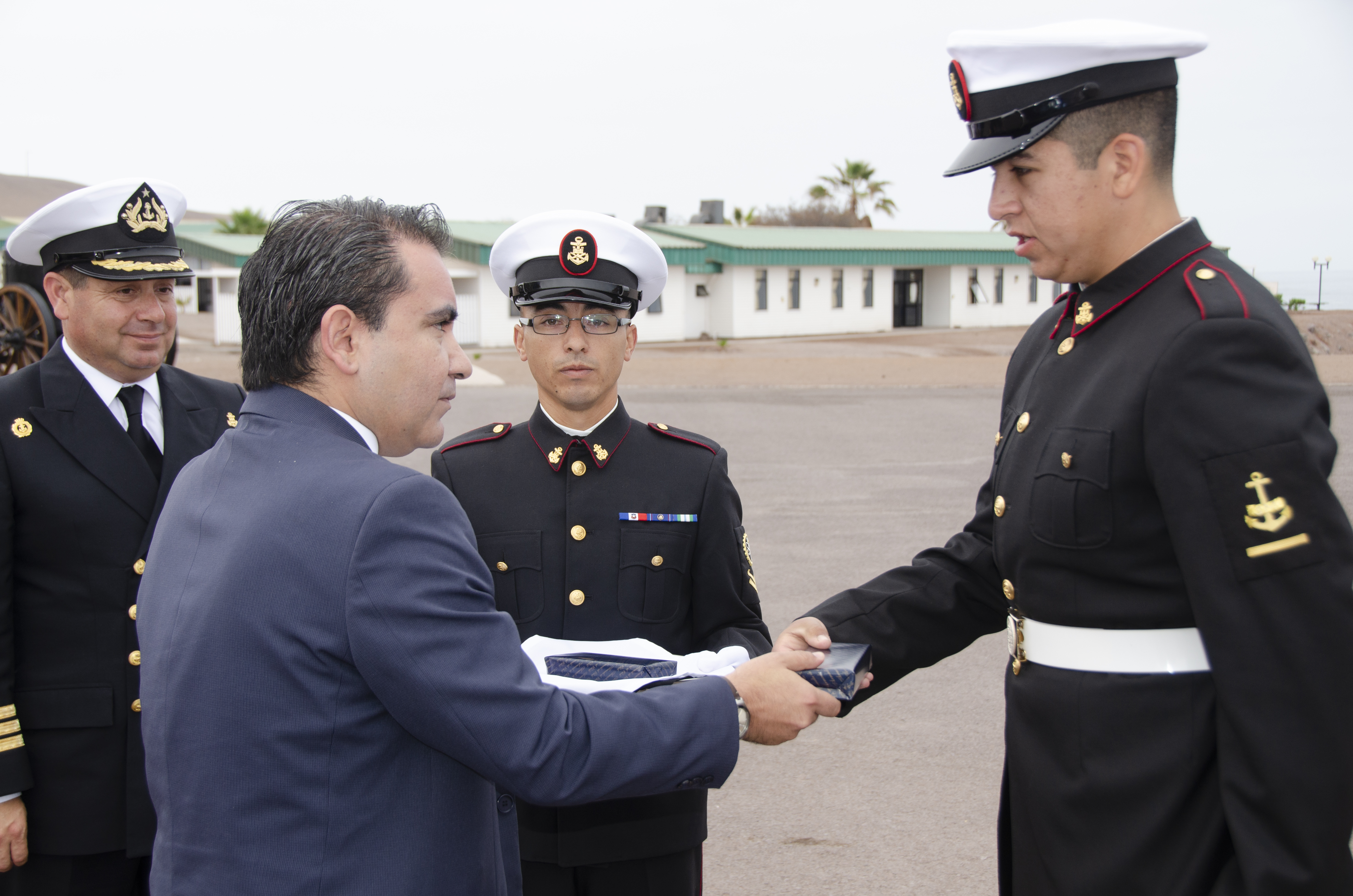 Gracias al programa Becas Laborales de Sence: Certifican a 40 soldados de la Armada