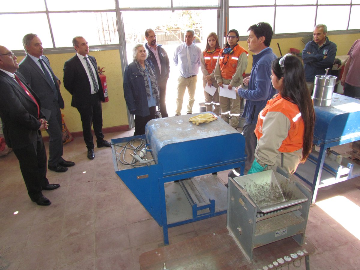Destacan articulación liceo-empresa para mejorar formación en la Educación Media Técnico Profesional