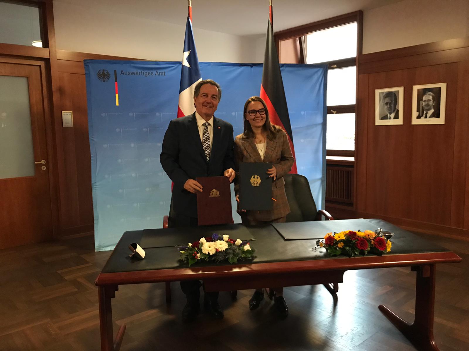 Gobiernos de Chile y Alemania firman acuerdo de coproducción audiovisual