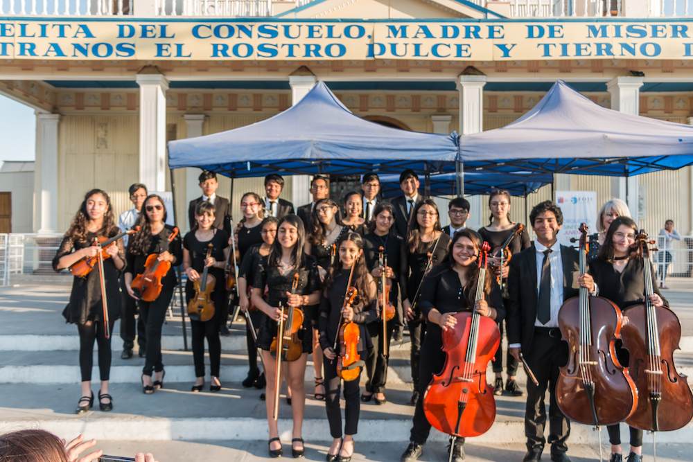 En explanada del templo La Tirana se presentó Orquesta Sinfónica Juvenil de Tarapacá