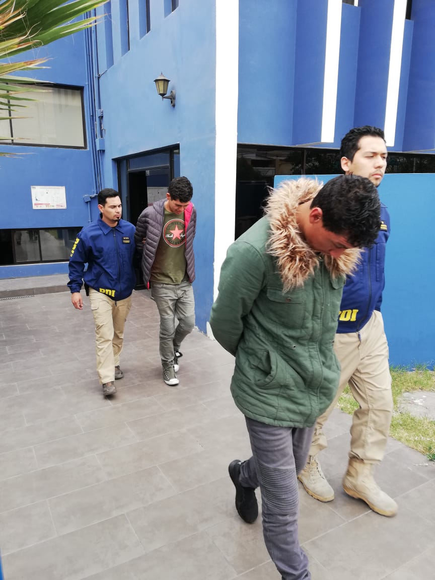 Detenidos acusados de robo con intimidación con arma de fuego