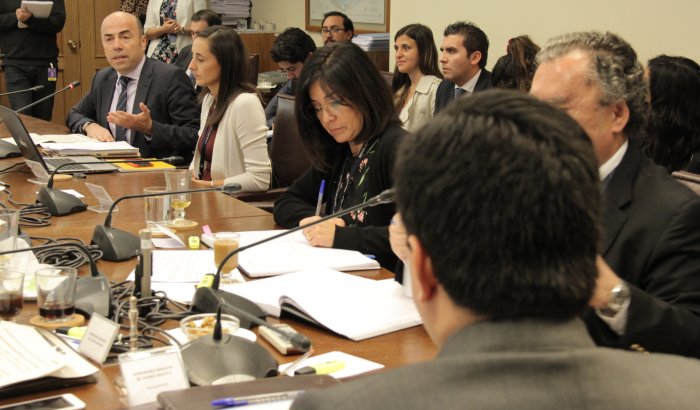 ¿Alcaldes inamovibles? Comienzan análisis de moción que propone agilizar las sanciones en caso de responsabilidad administrativa