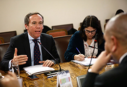 Inician estudio de proyecto que incorpora la educación digital como uno de los objetivos de la enseñanza básica y media