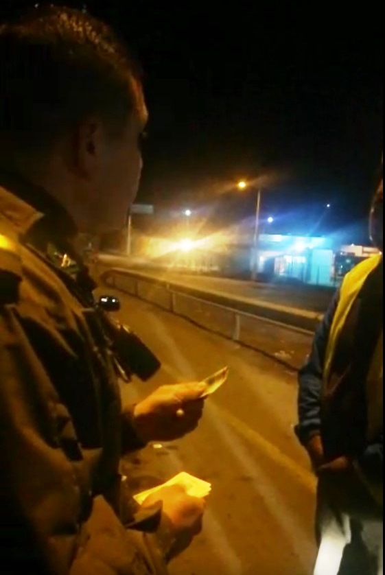 Ofreció 100 dólares cuando fue sorprendido manejando en estado de ebriedad