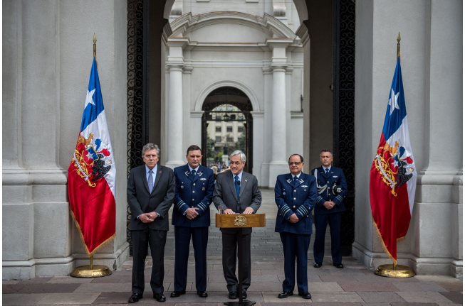Presidente Piñera presenta al nuevo Comandante en Jefe de la FACH