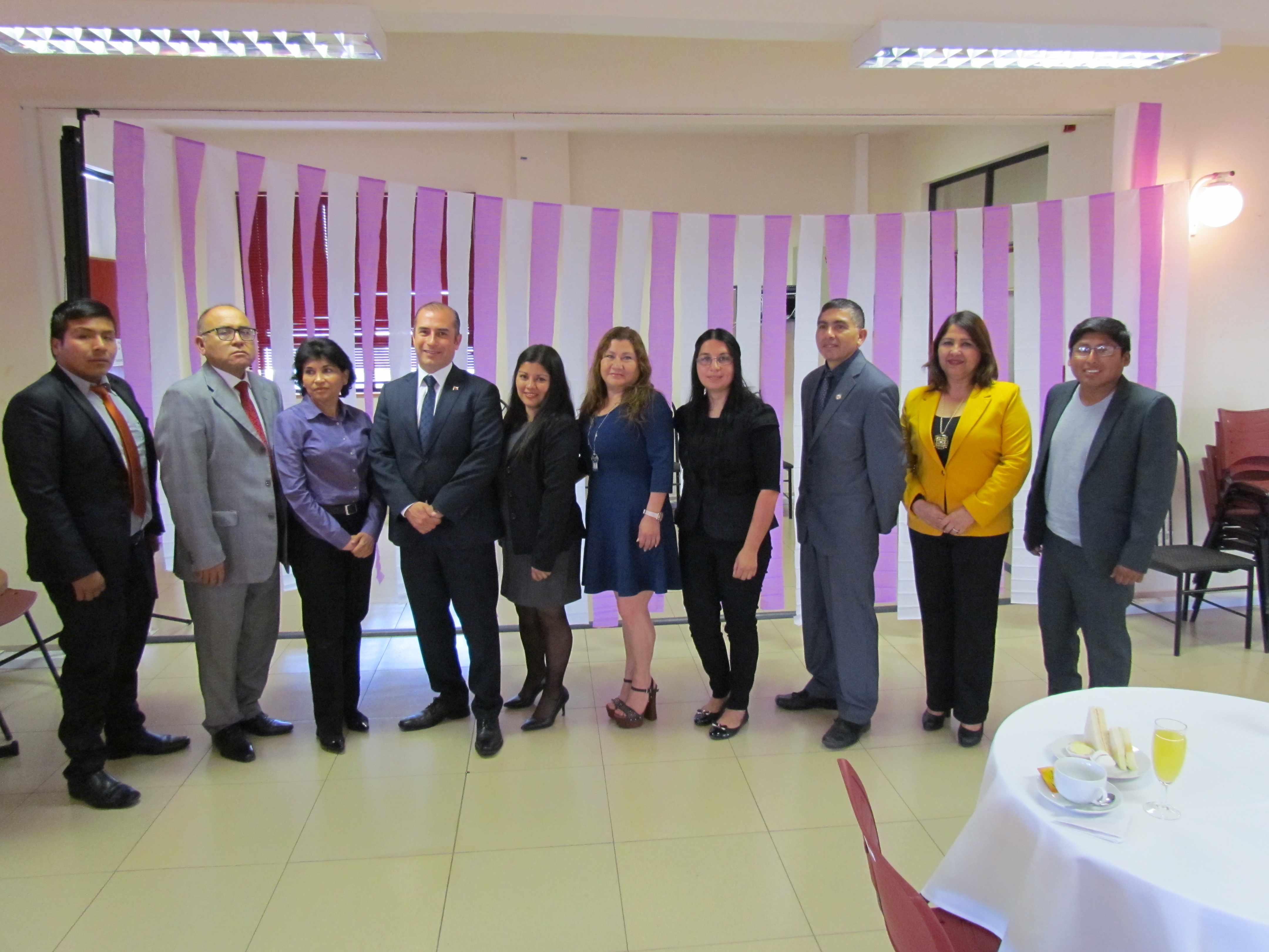Docentes de Tarapacá reciben reconocimiento de autoridades de Educación en el Día del Profesor
