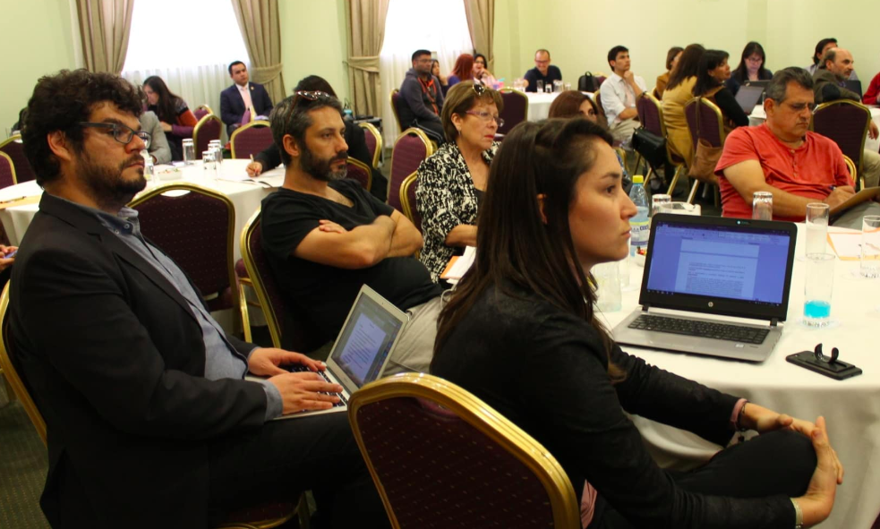 Académica PUC imparte conferencia de prácticas pedagógicas inclusivas