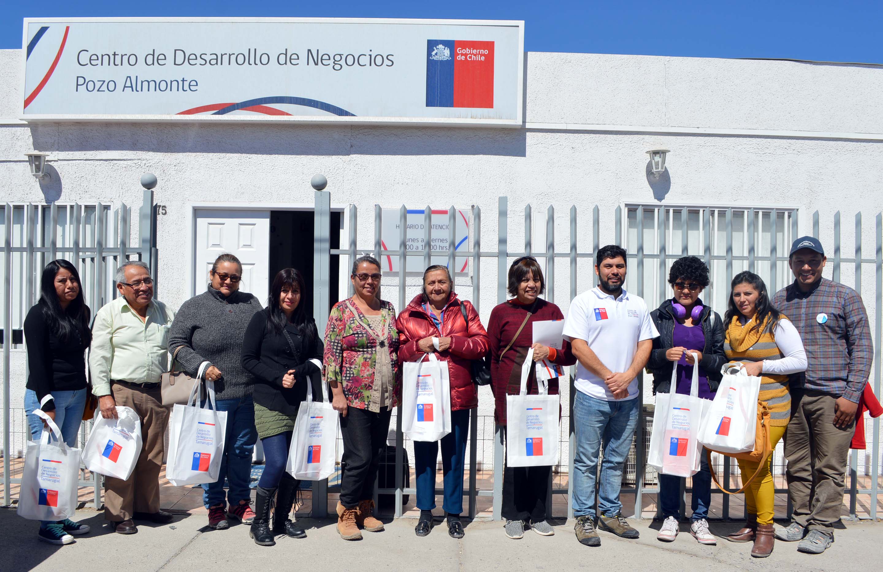 Emprendedores y empresarios del Tamarugal recibieron capacitación en moderna técnica de marketing