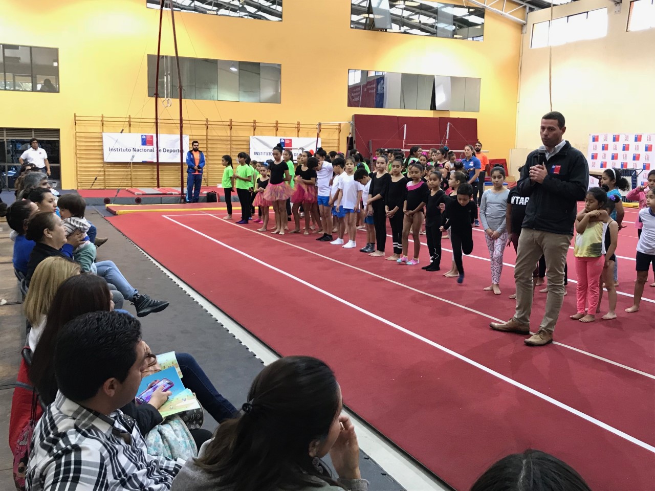 Gimnastas se lucieron en Muestra de Escuelas EDI 2018