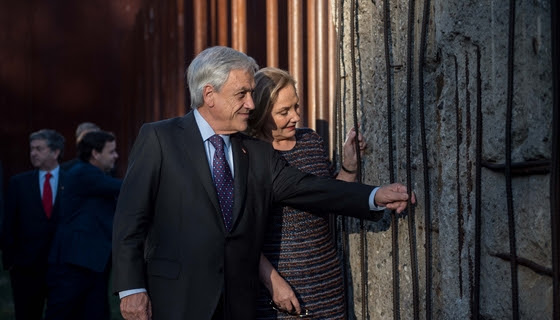 Presidente Piñera y Primera Dama visitan Memorial del Muro de Berlín