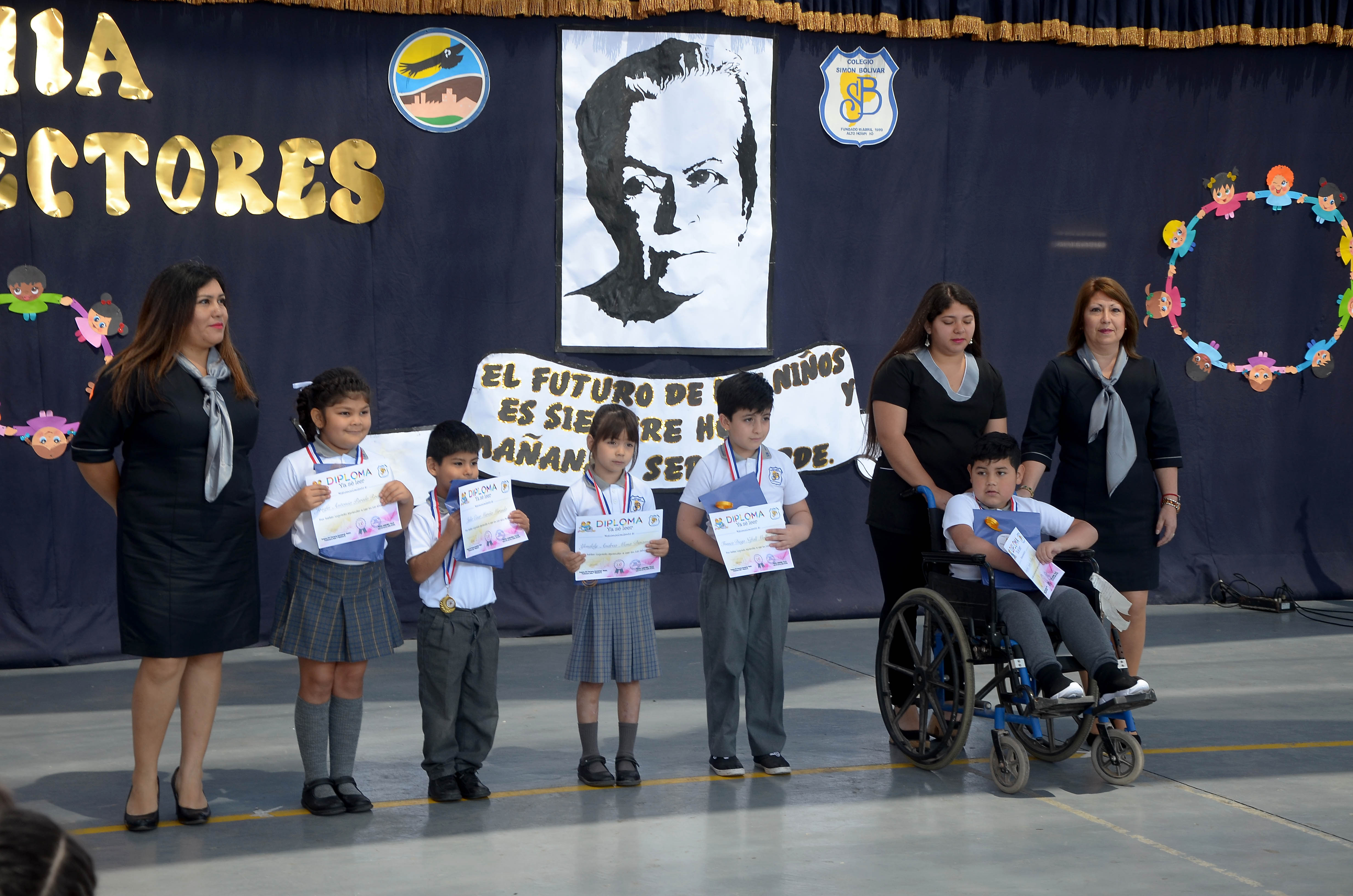 Emotiva ceremonia de “Primeros Lectores” en Colegio Simón Bolívar
