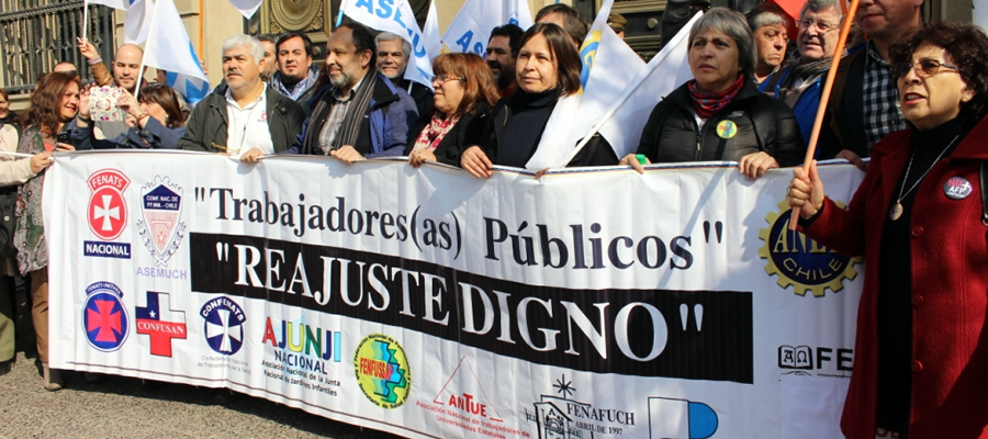 Sigue el paro por el reajuste salarial del sector público