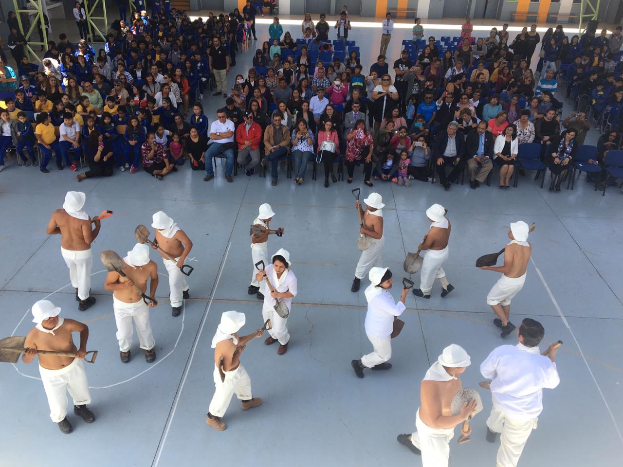 Alumnos de educación especial se lucen en representación de “Nostalgia Pampina”