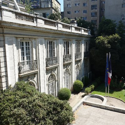 Embajada de Francia se desmarca y aclara OFPRA tomó decisión