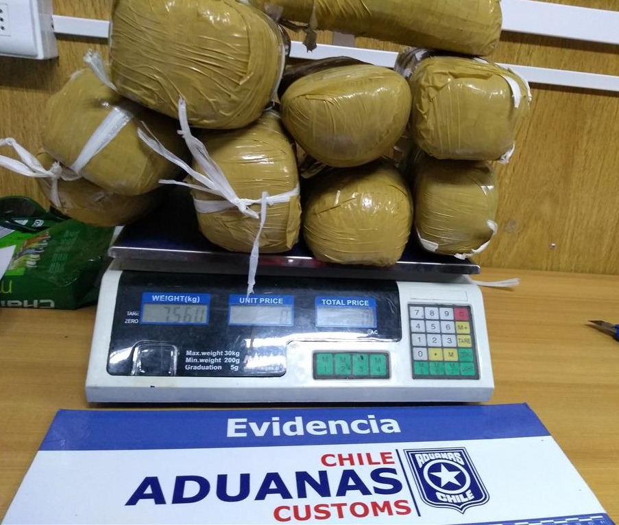 Aduanas intercepta auto con marihuana en Chacalluta