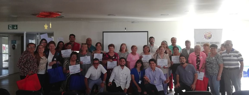 Adultos mayores de Alto Hospicio se capacitan como líderes comunitarios