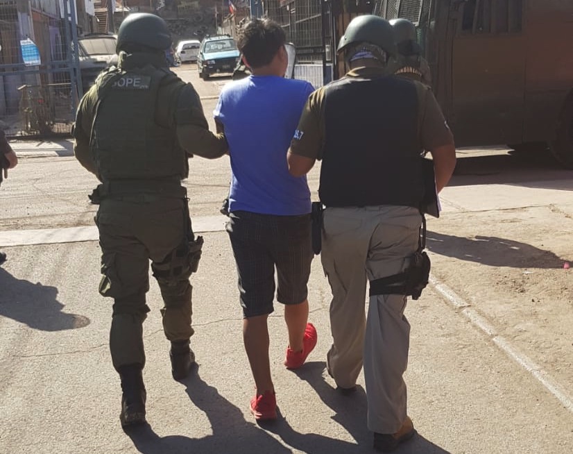 OS-7 sacó de circulación 2 mil 292 dosis de marihuana desde domicilio de población “Jorge Inostrosa”