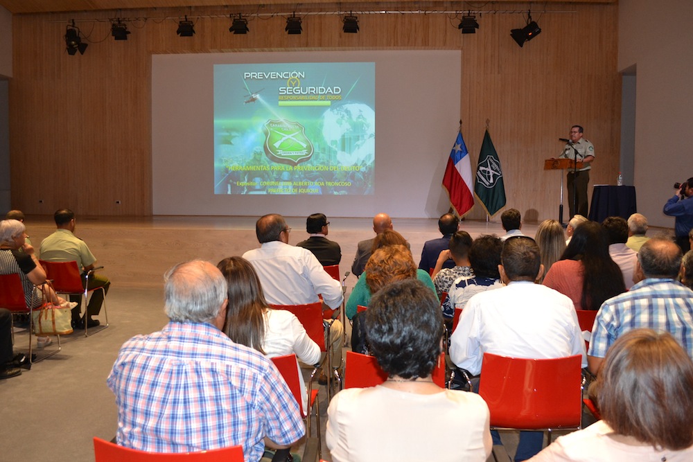 Notable participacion en seminario de seguridad y prevención organizado por Carabineros
