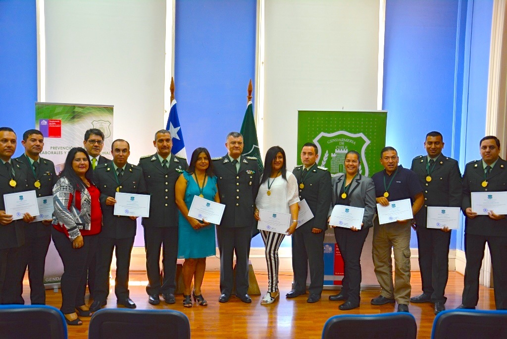 Distinguen a funcionarios de Gendarmería