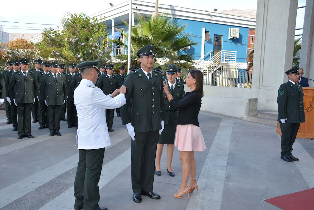 Ascenso y reconocimiento para funcionarios de la USEP Iquique
