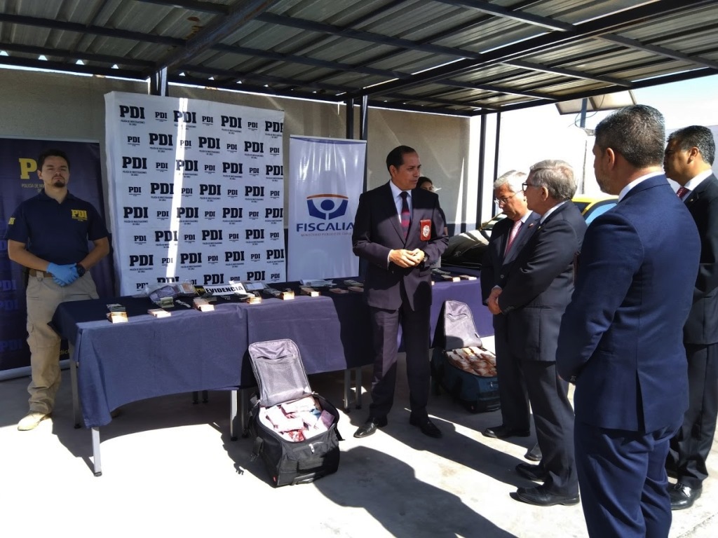 Fiscalía y PDI desbaratan organización criminal dedicada al contrabando de cigarros