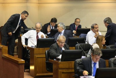 Jardines infantiles, guarderías, salas cunas y casas de reposo para adultos mayores estarían obligadas a usar cámaras de grabación