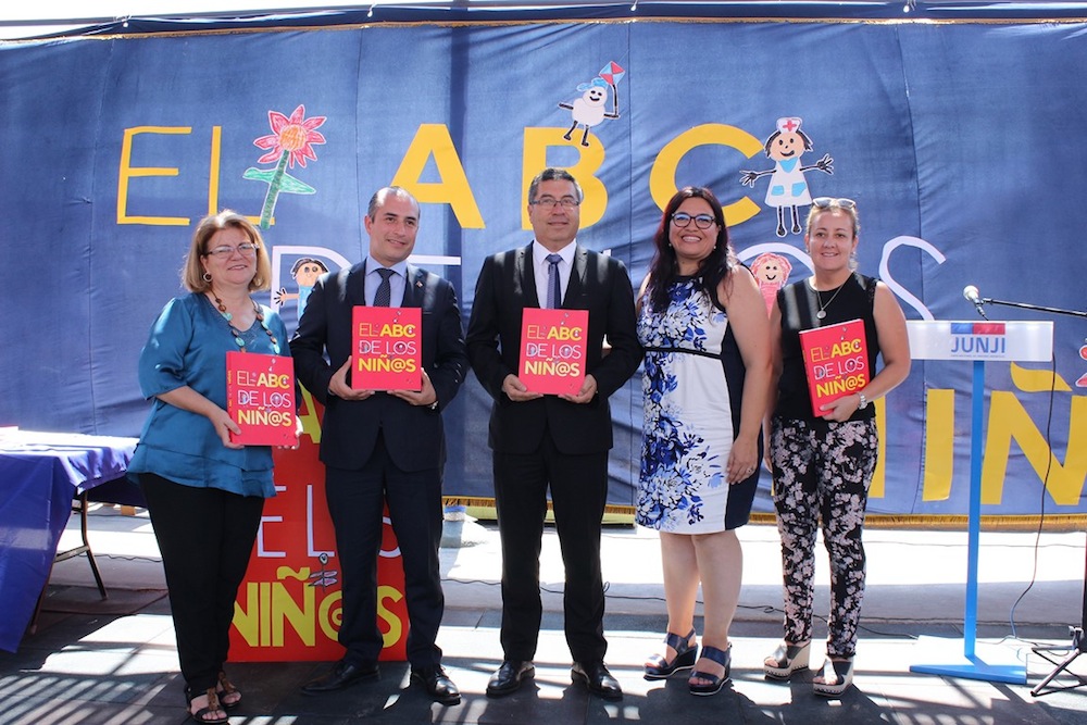 JUNJI lanzó en Tarapacá libro “El ABC de los Niños”
