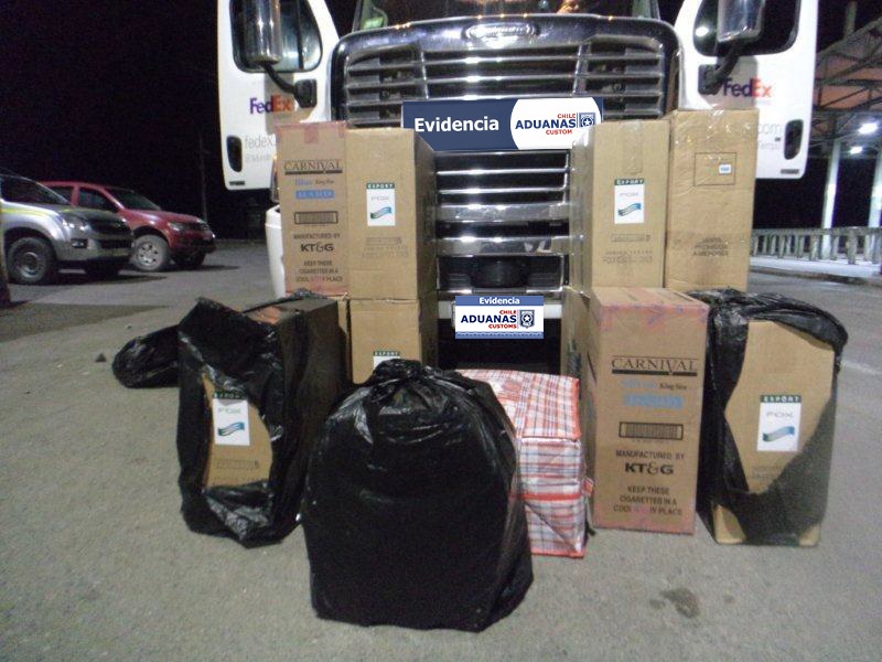 Aduanas detecta contrabando de cigarrillos en buses y camiones