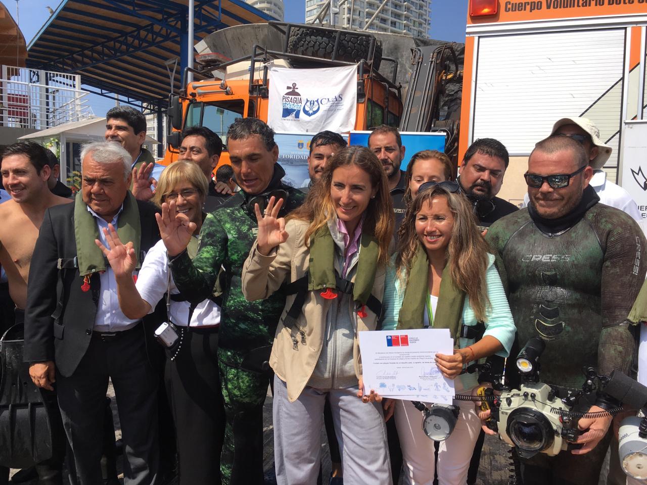 Ministra Schmidt da a conocer plan intersectorial de limpieza de fondos marinos y playas