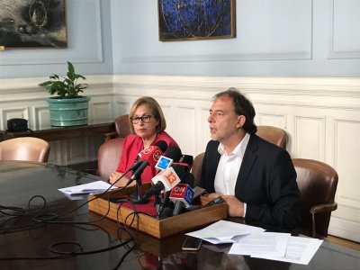 Intendente y general de Carabineros dialogaron con vecinos de Alto Hospicio sobre seguridad ciudadana