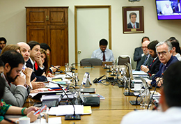 Rechazan venta de medicamentos en góndolas y supermercados