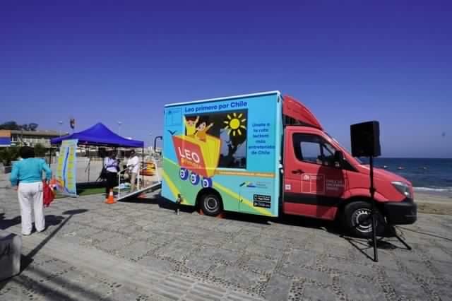 “Bibliomóvil” llega a Iquique con 3 mil libros para fomentar lectura en veraneantes