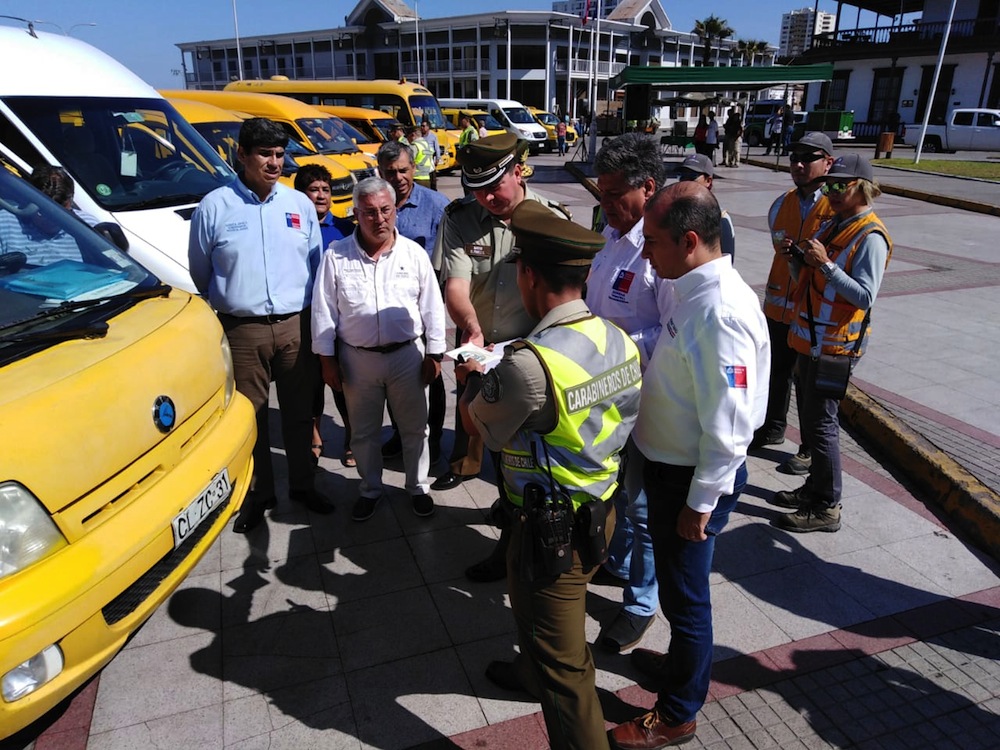 Transportistas de escolares aceptan fiscalización voluntaria de Carabineros
