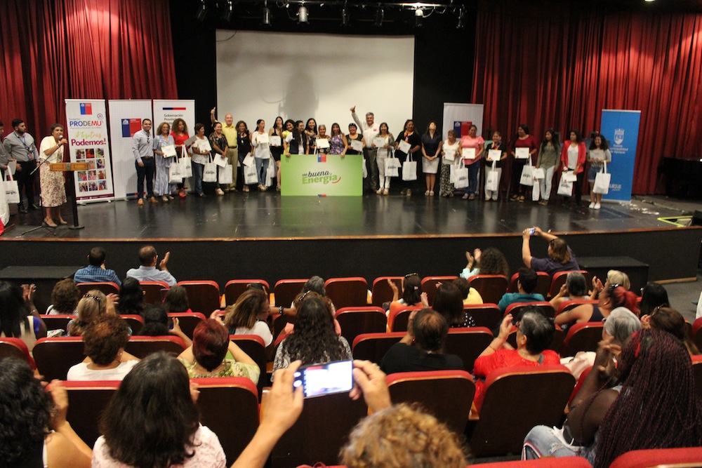 Mujeres de Iquique se convierten en promotoras de la Eficiencia Energética