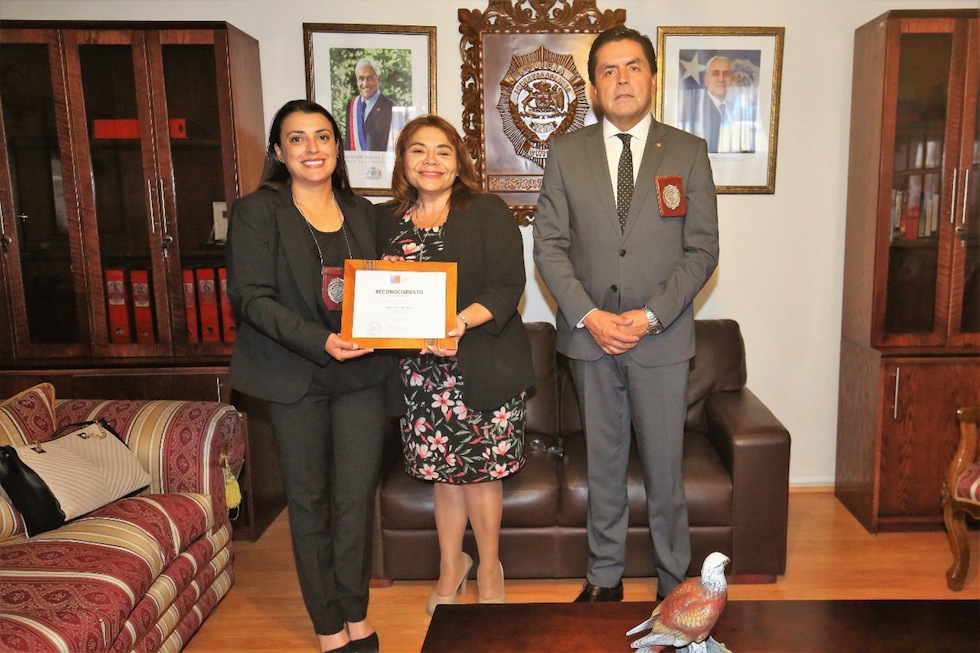 Seremi de la MujeryEG reconoció la labor de la subcomisaria de la PDI, María Paz Aguilera