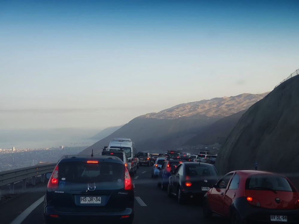 Molestia general causó ‘taco’ en bajada de Alto Hospicio a Iquique en primeras horas de esta mañana