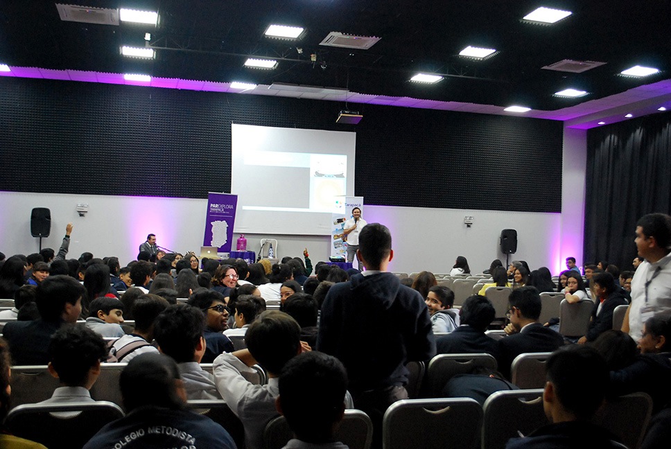 Día de la Astronomía en Tarapacá reúne a 350 personas en charla magistral