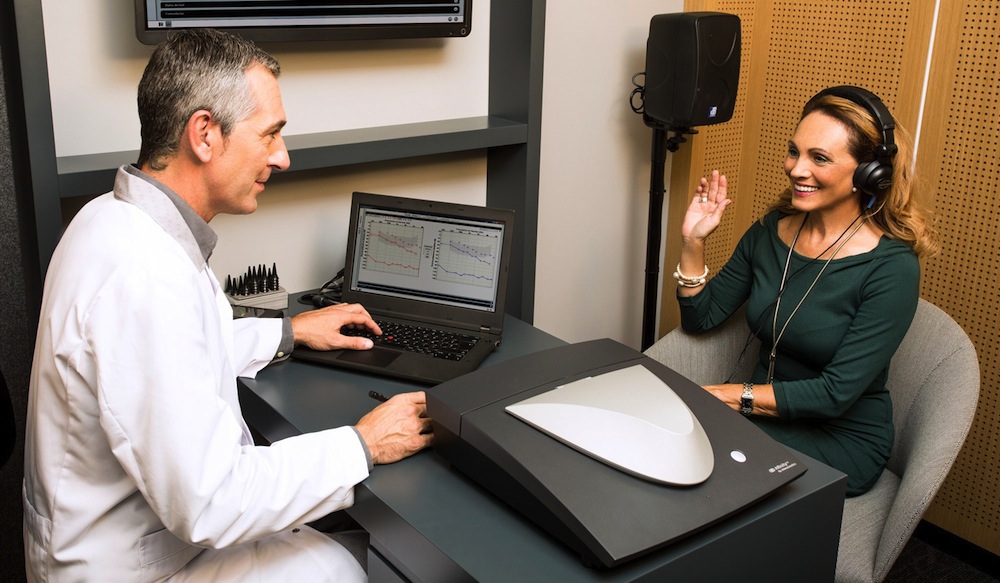 Relacionan la pérdida auditiva con el aislamiento social y posibles demencias