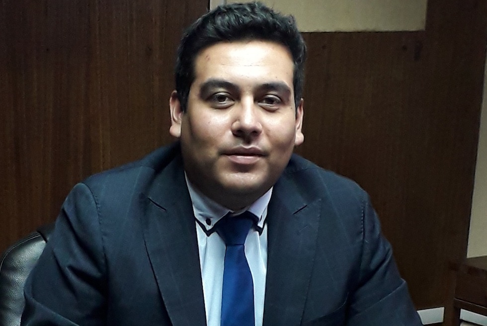 Joven escritora iquiqueña presentó su libro en Casino Español