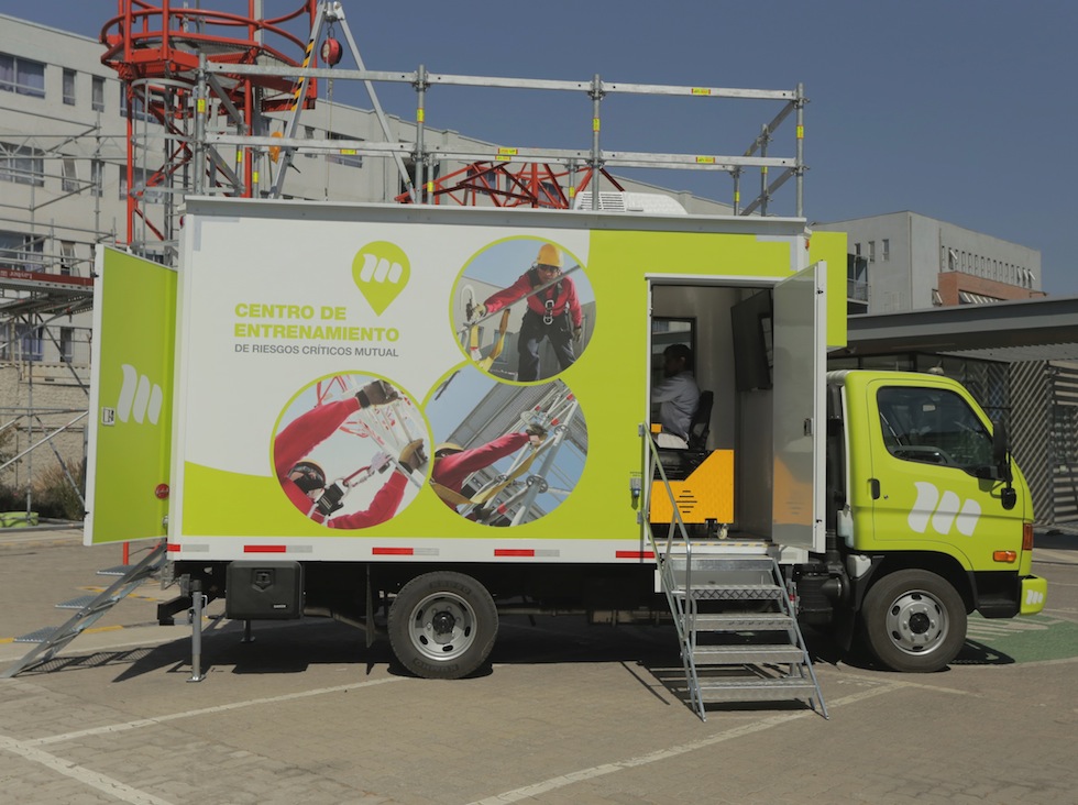 Trabajos peligrosos: Las cuatro situaciones de riesgo que se pueden prevenir en un innovador centro de capacitación móvil