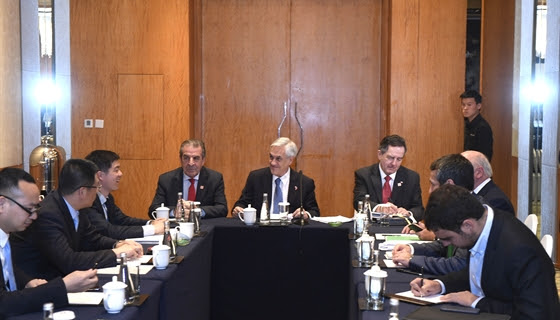 Presidente Piñera profundiza avances en el transporte eléctrico con empresas lideres en electromovilidad